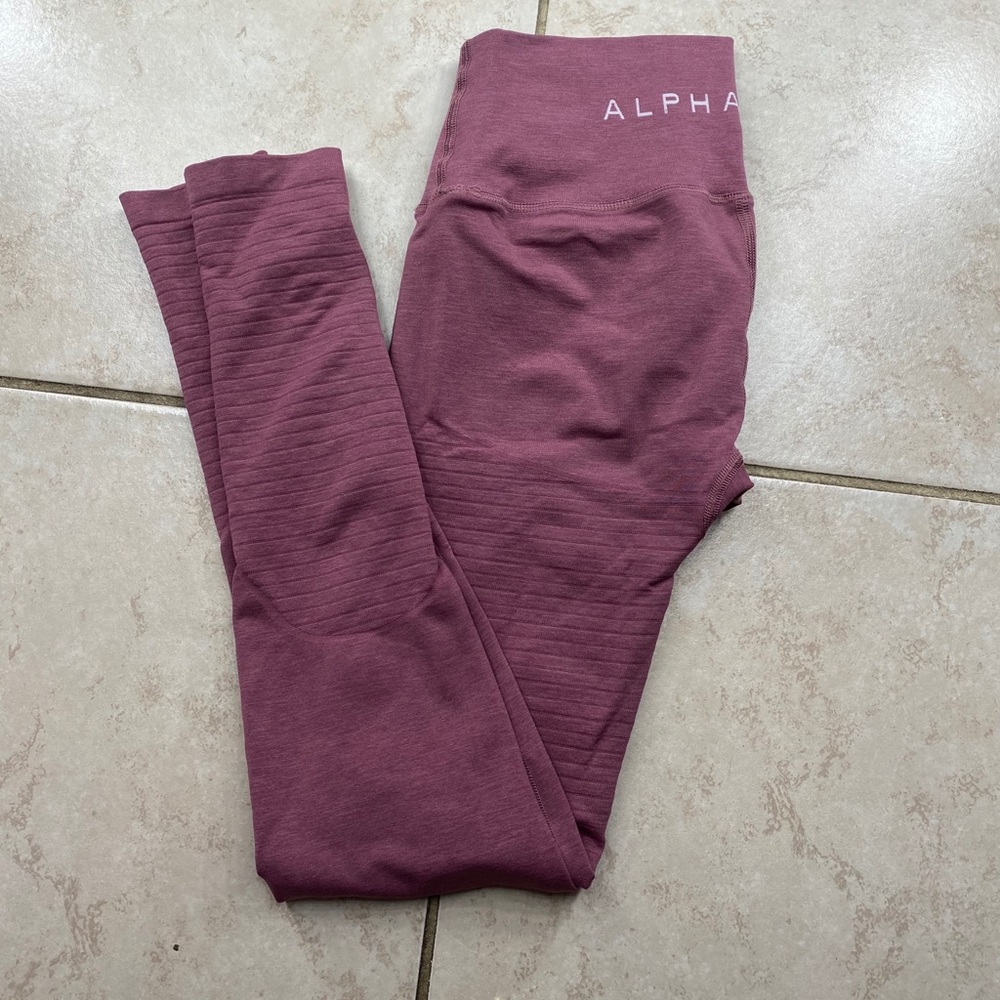 Alphalete mauve leggings